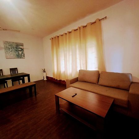 Strawberry Swing Homestay Guwahati Bagian luar foto