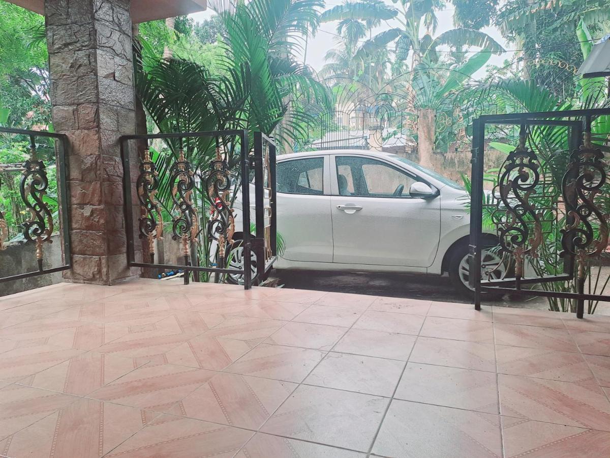 Strawberry Swing Homestay Guwahati Bagian luar foto