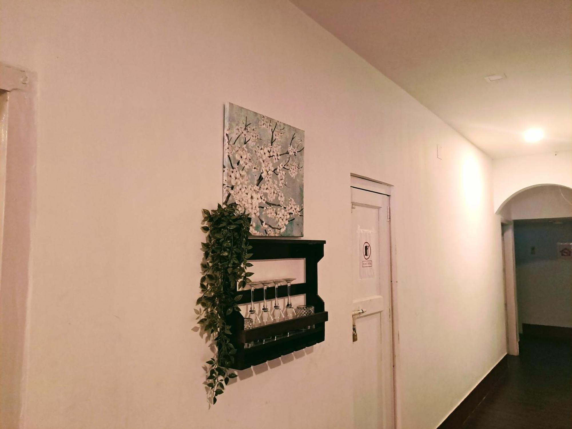 Strawberry Swing Homestay Guwahati Bagian luar foto